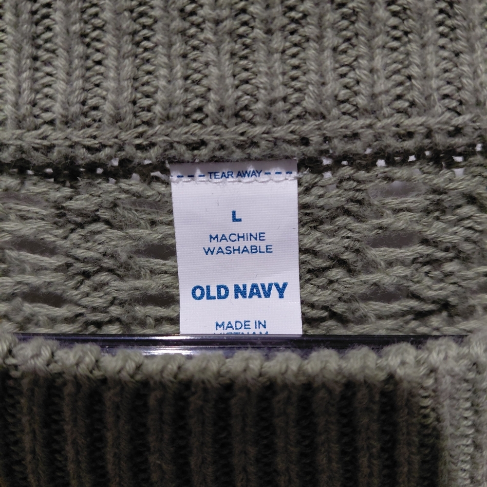 Old Navy Crew Neck - Picture 4 of 4